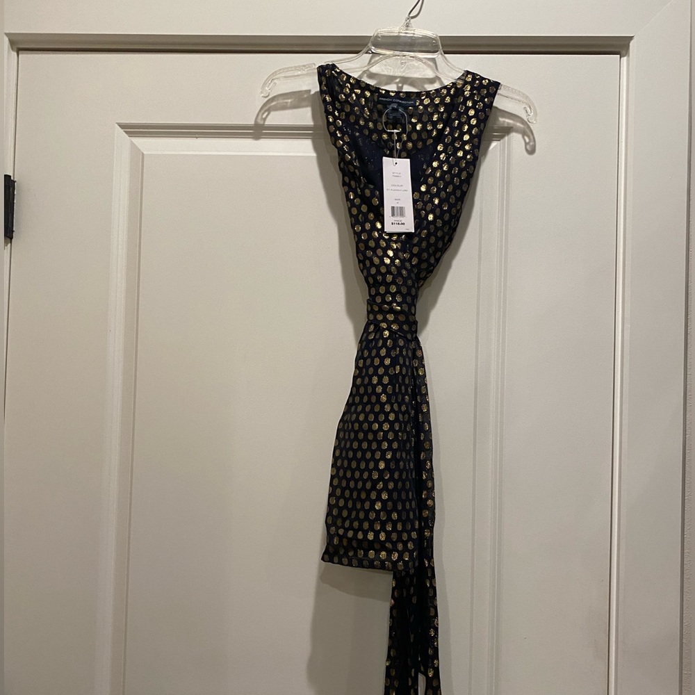 FRENCH CONNECTION Top wrap. NWT size-4